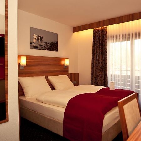 Hotel Knaus Am Hafen Uhldingen-Mühlhofen Kültér fotó