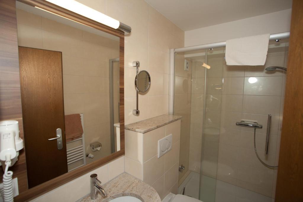 Hotel Knaus Am Hafen Uhldingen-Mühlhofen Szoba fotó