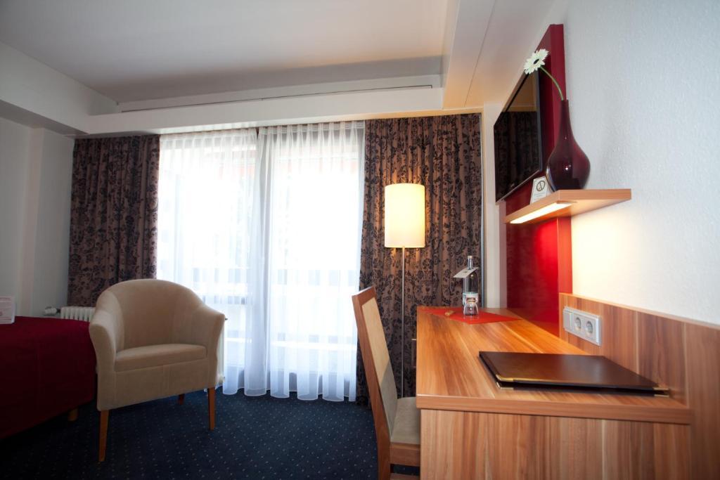 Hotel Knaus Am Hafen Uhldingen-Mühlhofen Szoba fotó