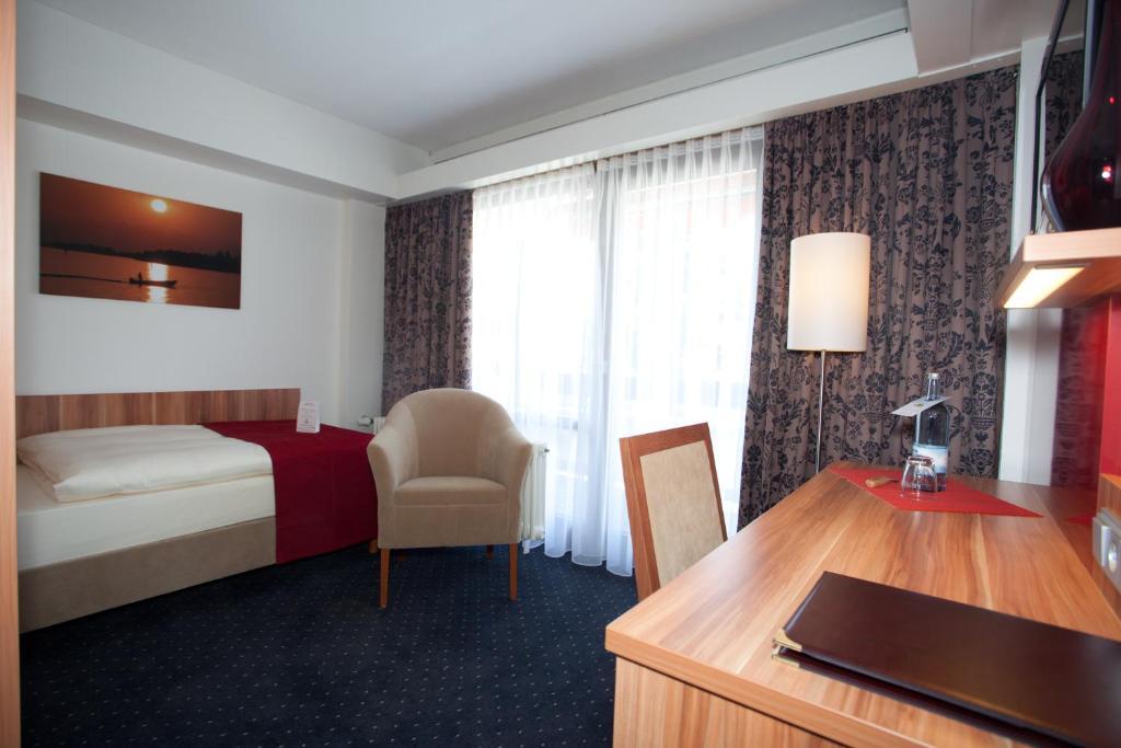 Hotel Knaus Am Hafen Uhldingen-Mühlhofen Szoba fotó